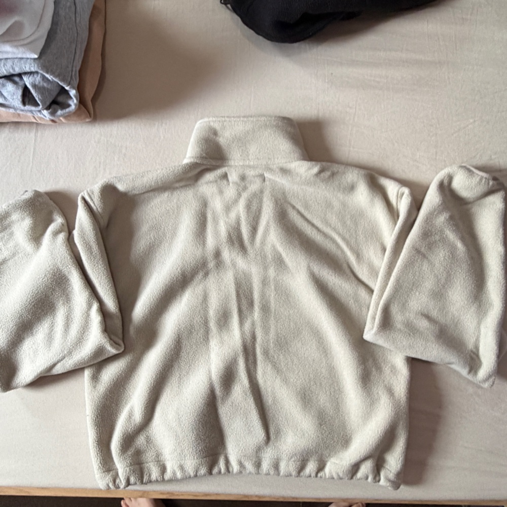 Aritiza fleece zip up - Picture 2 of 3